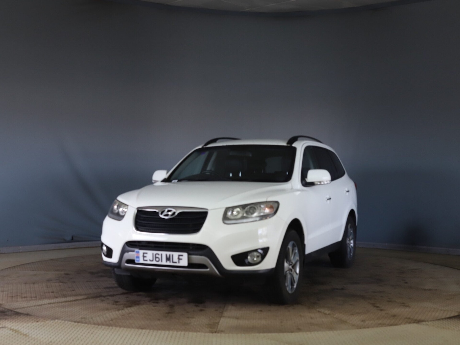 Used Hyundai Santa Fe 2011 for sale - 77677298: Photo 3