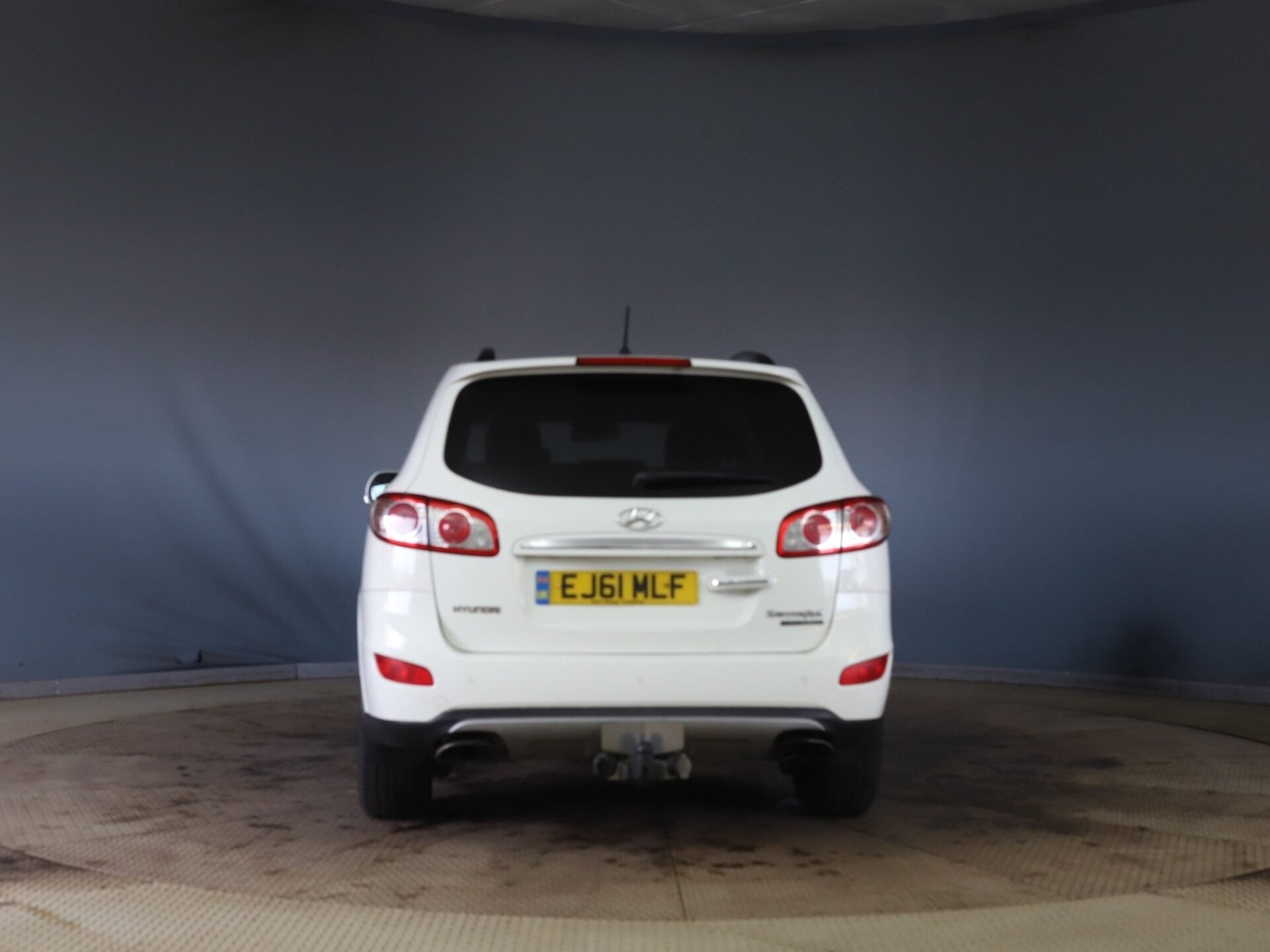 Used Hyundai Santa Fe 2011 for sale - 77677298: Photo 4