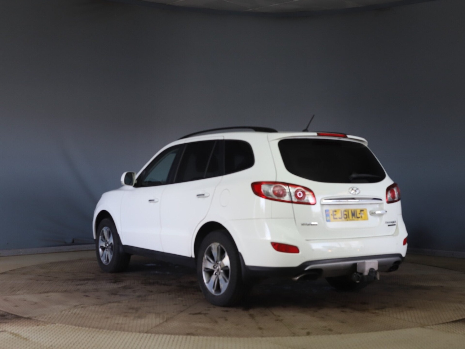 Used Hyundai Santa Fe 2011 for sale - 77677298: Photo 5