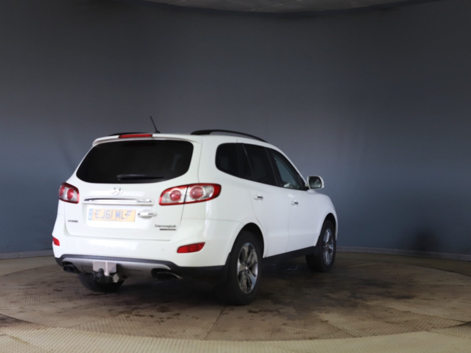 Used Hyundai Santa Fe 2011 for sale - 77677298: Photo 6