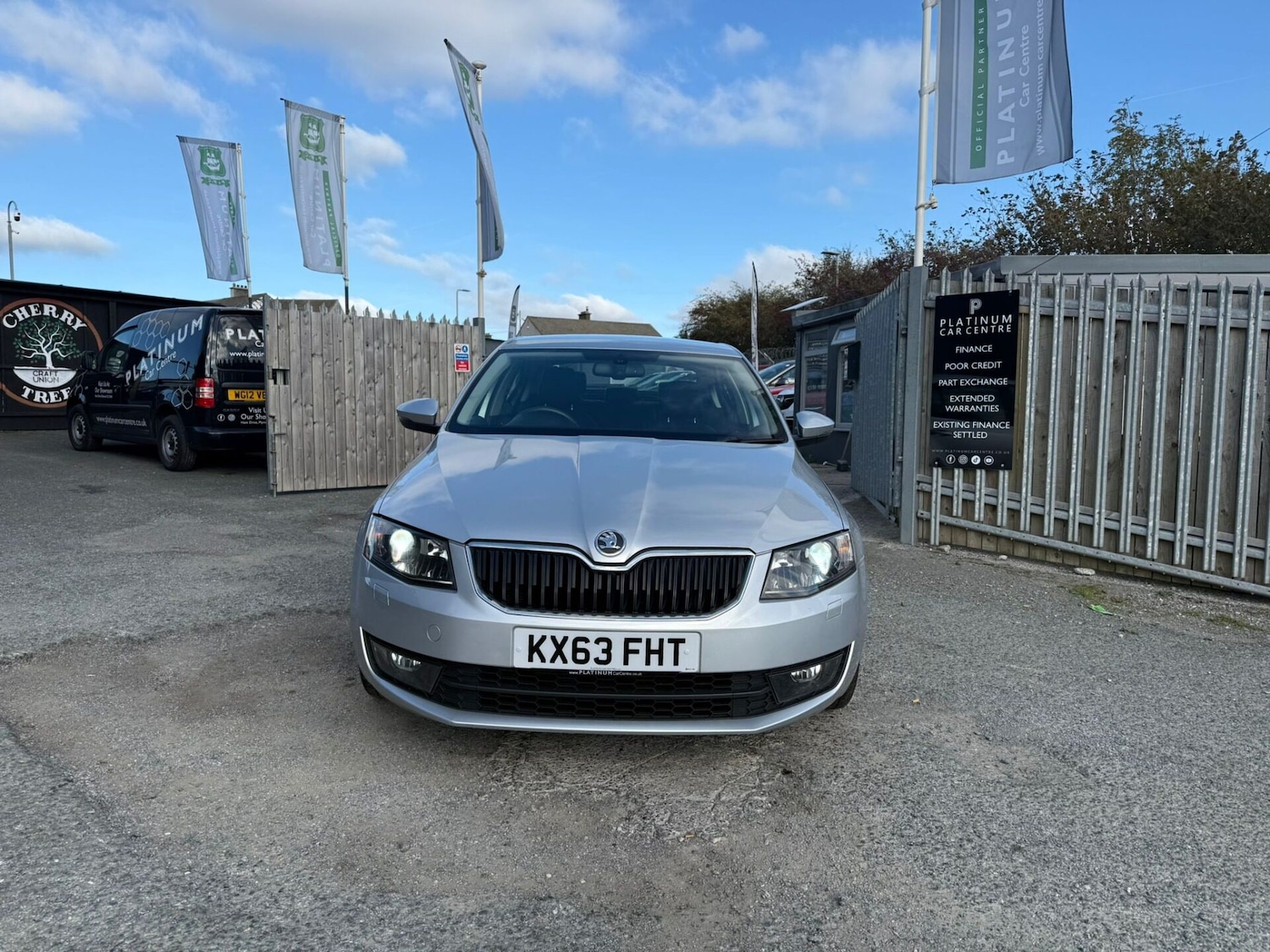 Used Skoda Octavia 2013 for sale - 76207594: Photo 2