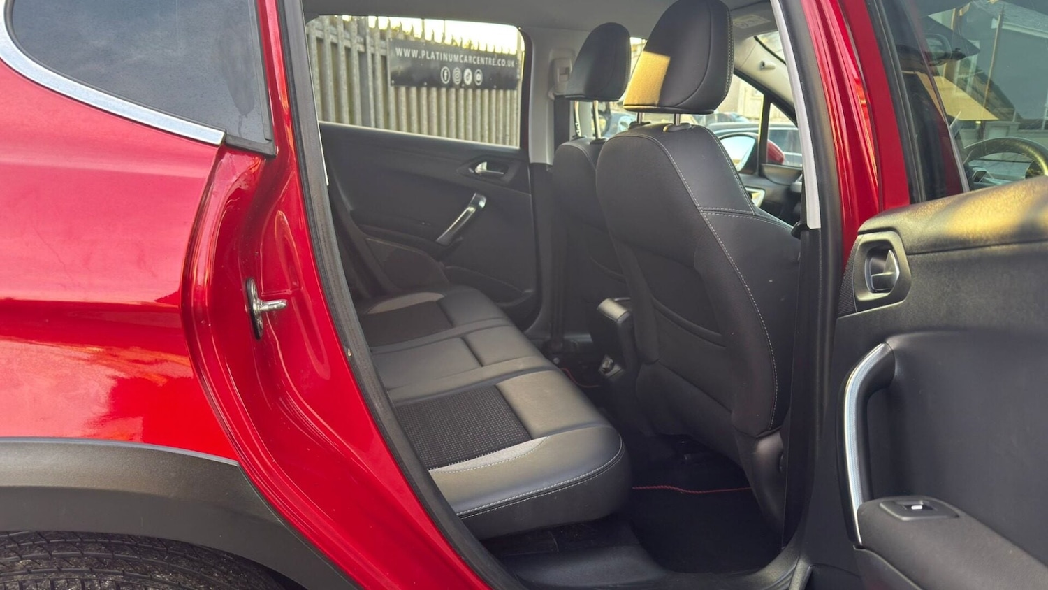 Used Peugeot 2008 2017 for sale - 77268667: Photo 8