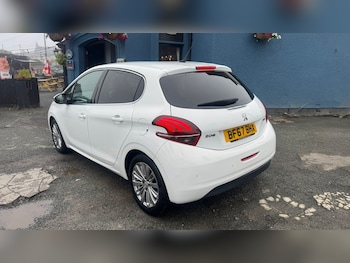 Used Peugeot 208 2017 for sale - 78835332: Photo