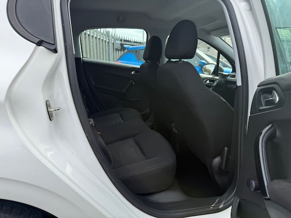 Used Peugeot 208 2014 for sale - 76048829: Photo 10
