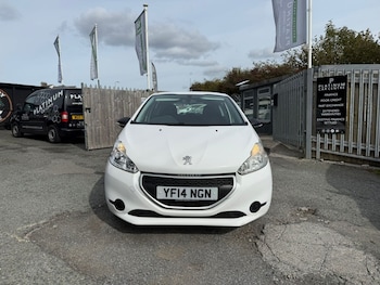 Used Peugeot 208 2014 for sale - 76048829: Photo