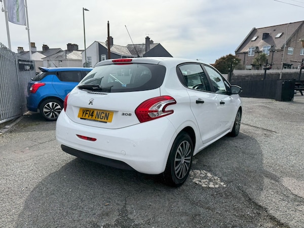 Used Peugeot 208 2014 for sale - 76048829: Photo 5