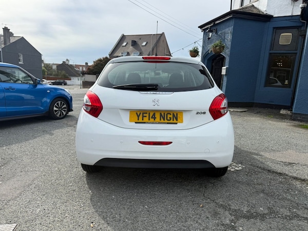 Used Peugeot 208 2014 for sale - 76048829: Photo 6
