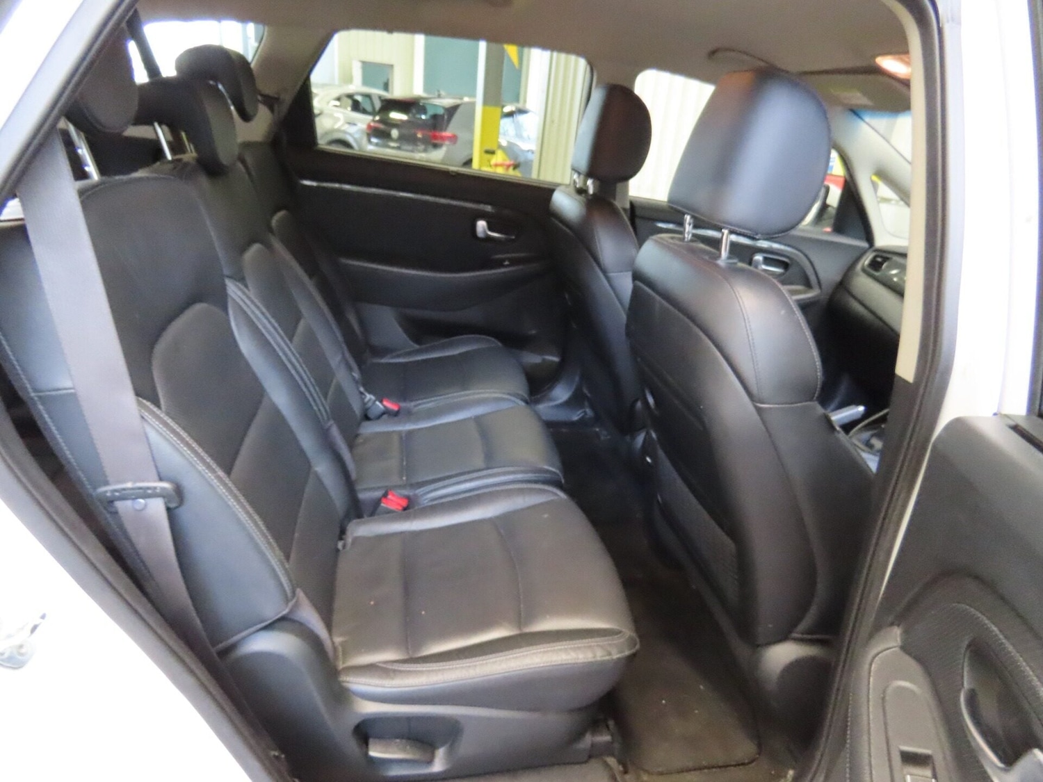 Used Kia Carens 2017 for sale - 77404725: Photo 8