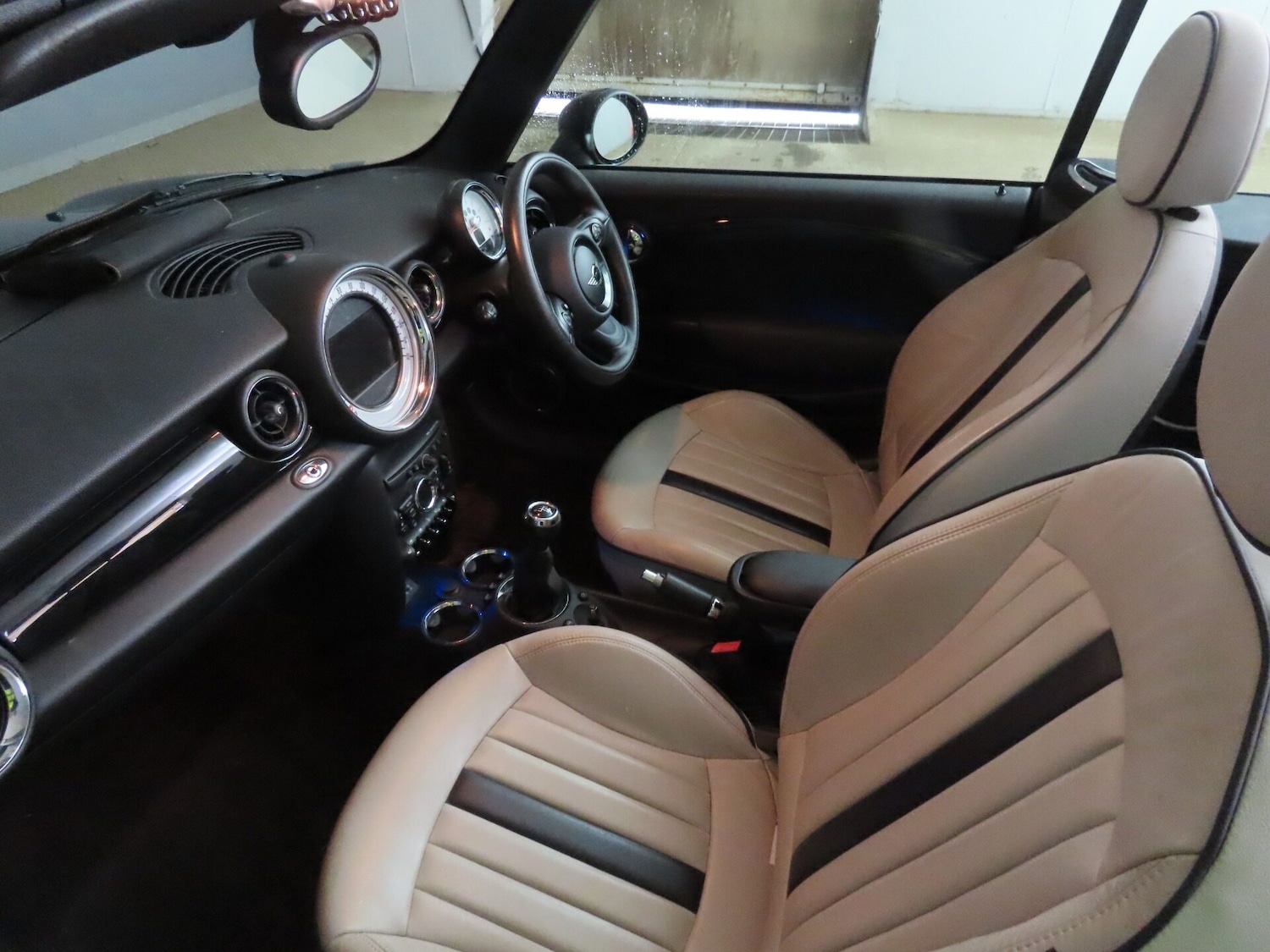 Used MINI Convertible 2013 for sale - 76478070: Photo 11