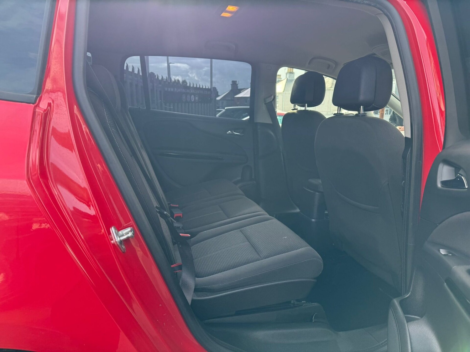 Used Vauxhall Zafira 2015 for sale - 76275232: Photo 7