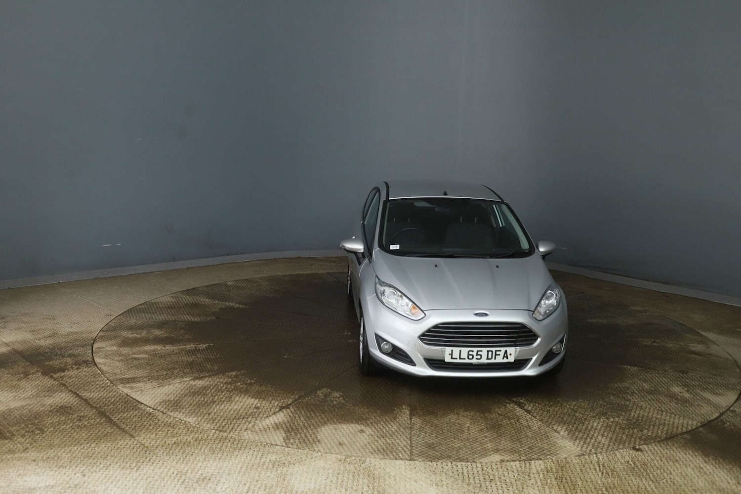 Used Ford Fiesta 2015 for sale - 77272450: Photo 2