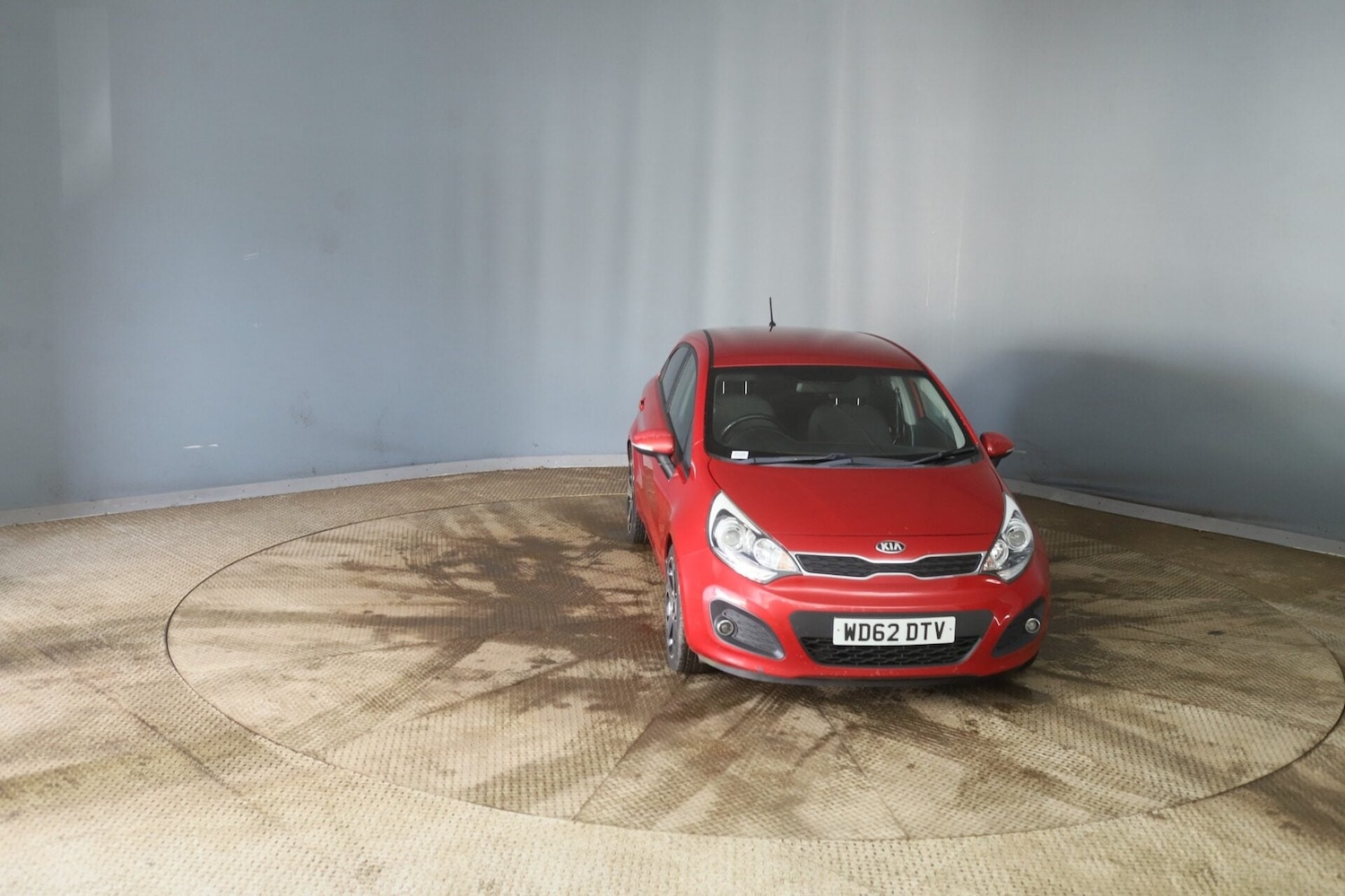 Used Mercedes-Benz E Class 2017 for sale - 77272451: Photo 2