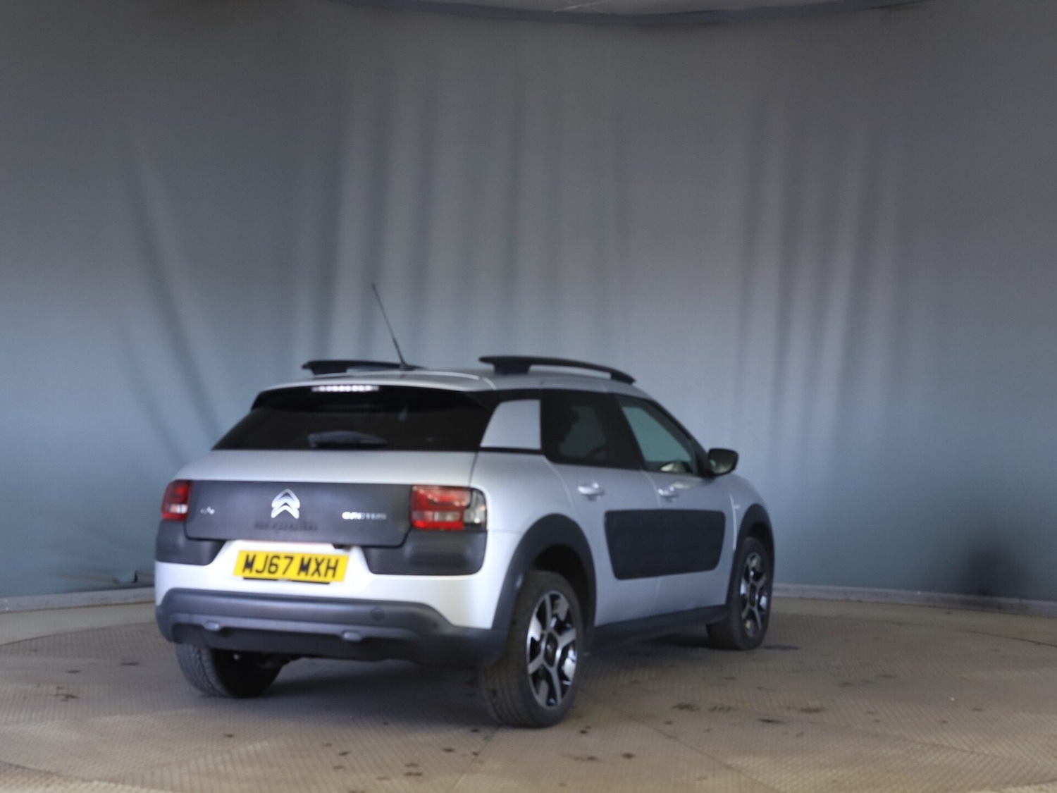 Used Citroen C4 Cactus 2017 for sale - 77947191: Photo 6