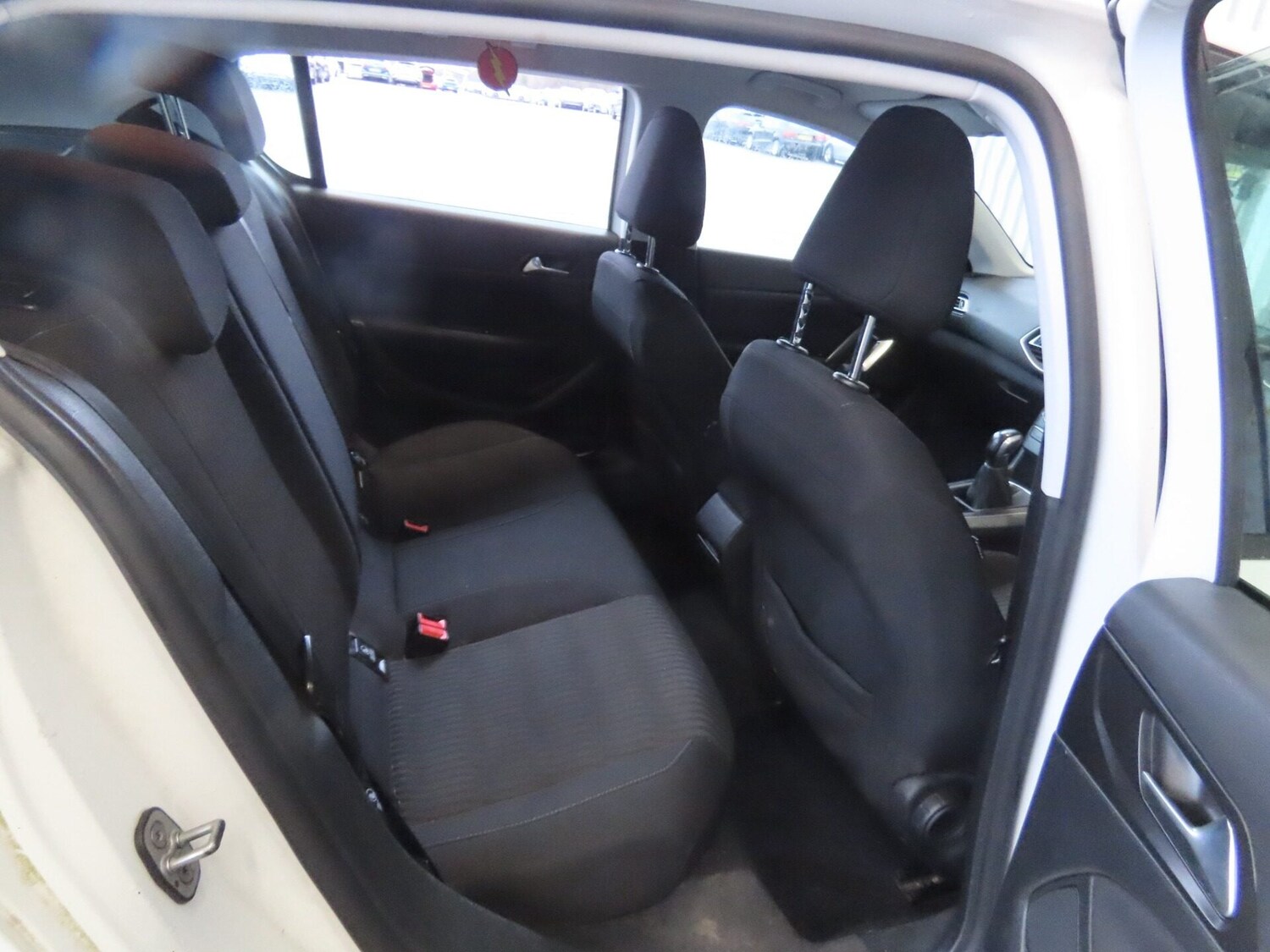 Used Peugeot 308 2015 for sale - 77490812: Photo 8