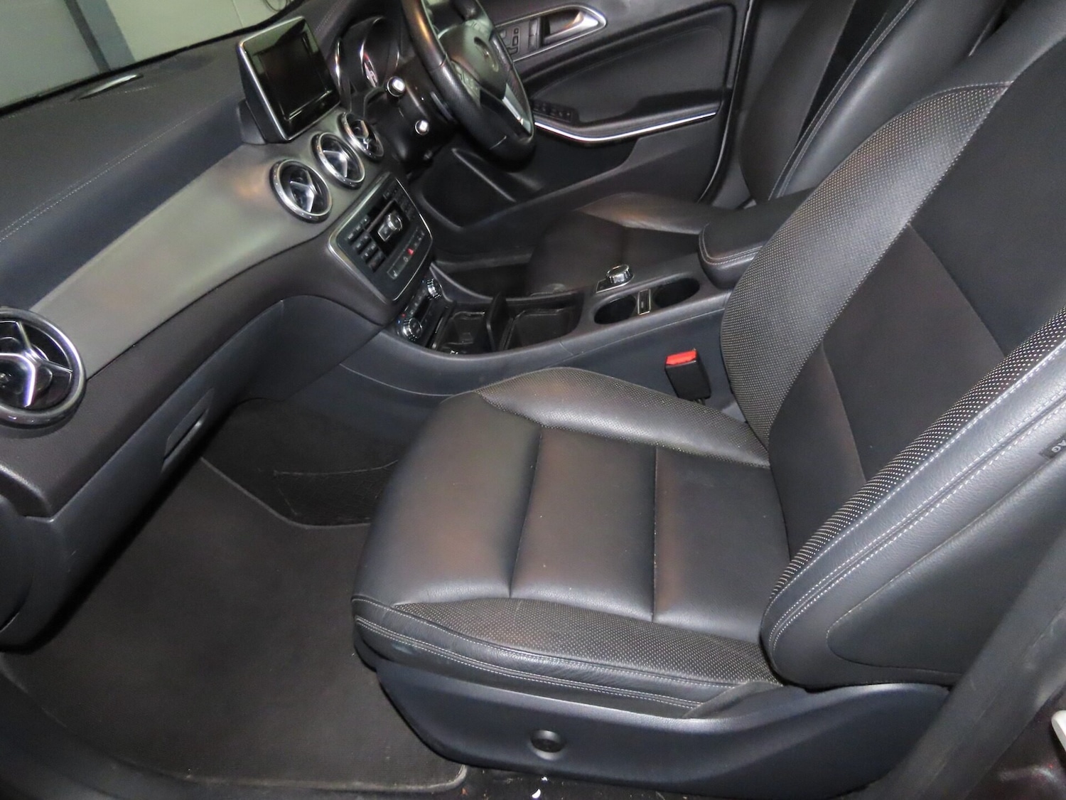 Used Mercedes-Benz GLA 2014 for sale - 76403332: Photo 10