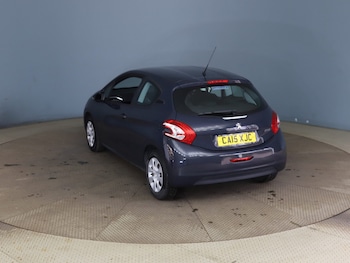 Used Peugeot 208 2015 for sale - 78313136: Photo
