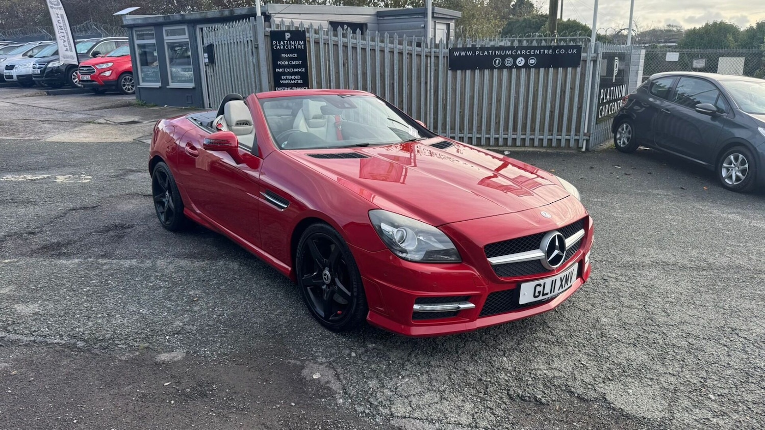 Used Mercedes-Benz SLK 2011 for sale - 76207592: Photo 1