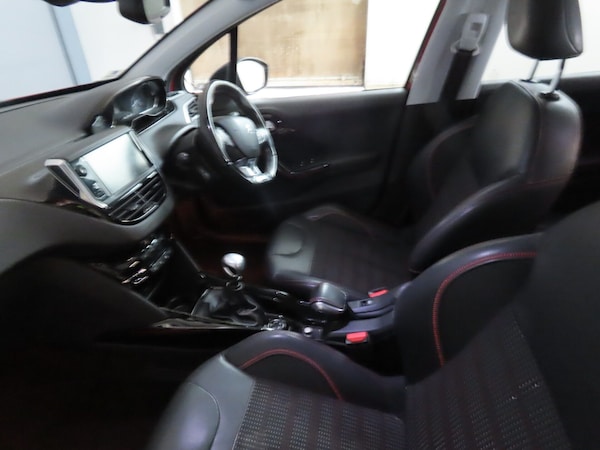 Used Peugeot 2008 2016 for sale - 76275251: Photo 11