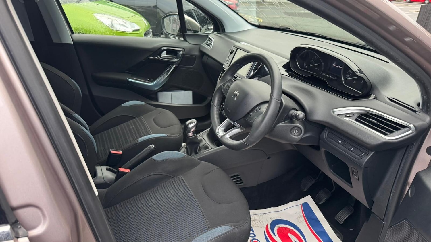 Used Peugeot 208 2012 for sale - 77268640: Photo 8