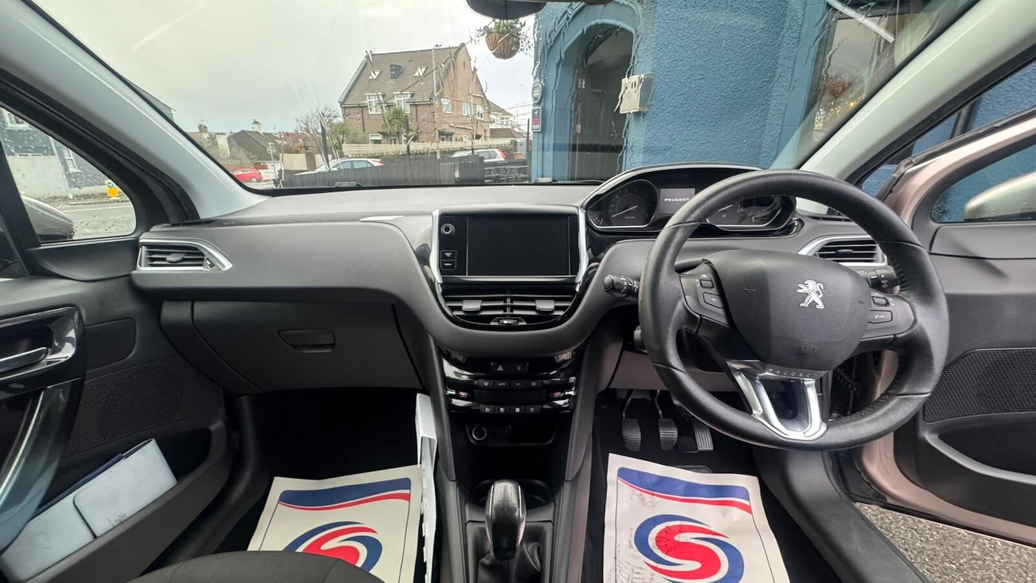 Used Peugeot 208 2012 for sale - 77268640: Photo 9