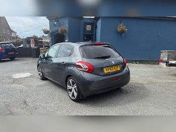 Used Peugeot 208 2013 for sale - 79482706: Photo