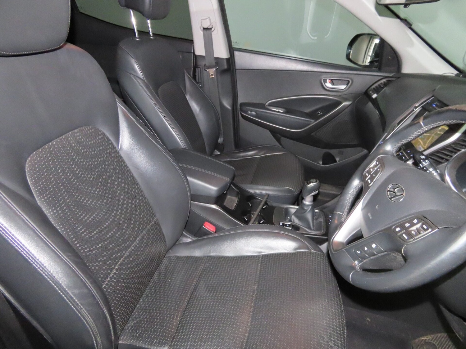 Used Hyundai Santa Fe 2014 for sale - 77663565: Photo 8