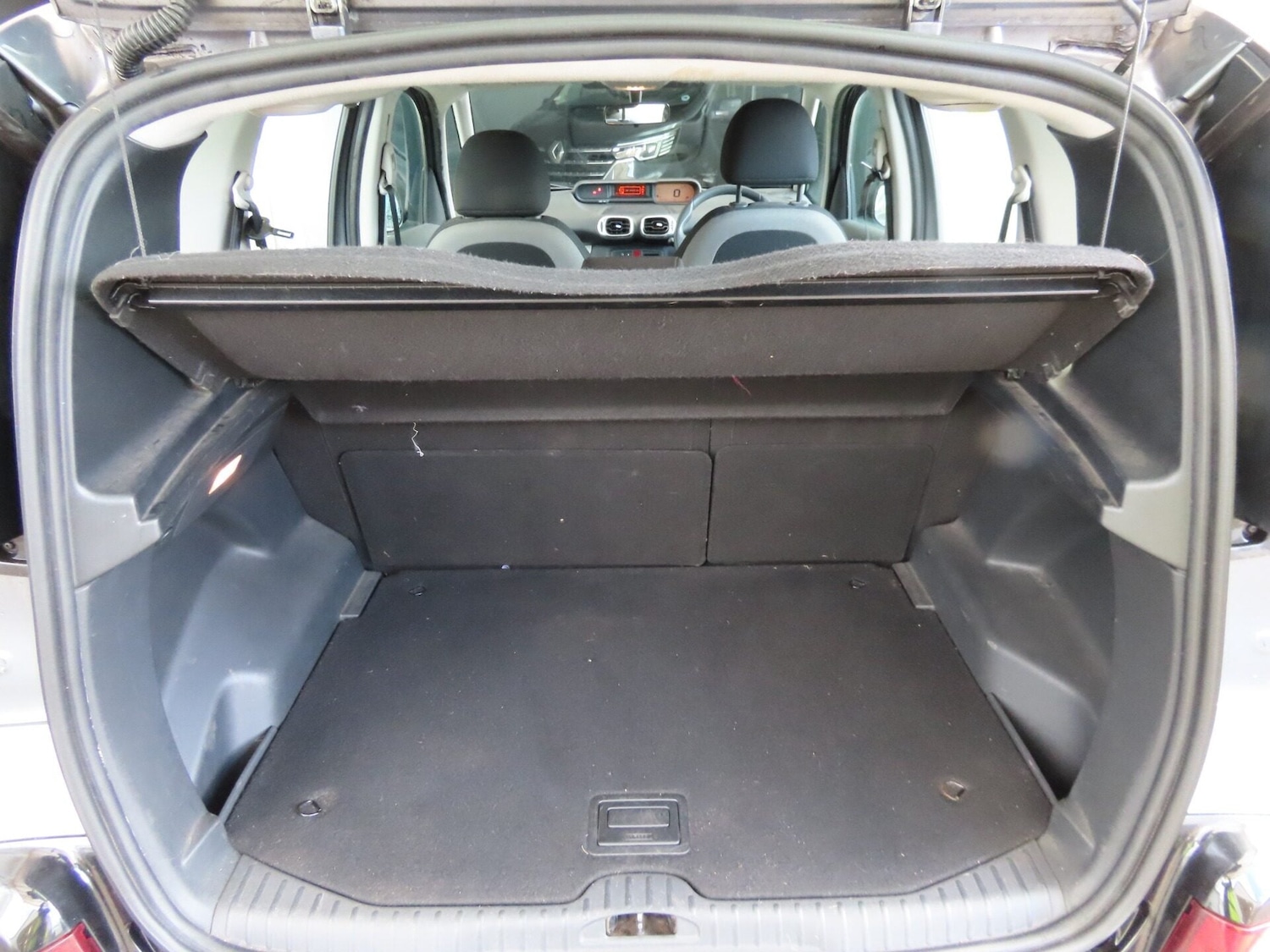 Used Citroen C3 Picasso 2010 for sale - 78164574: Photo 9