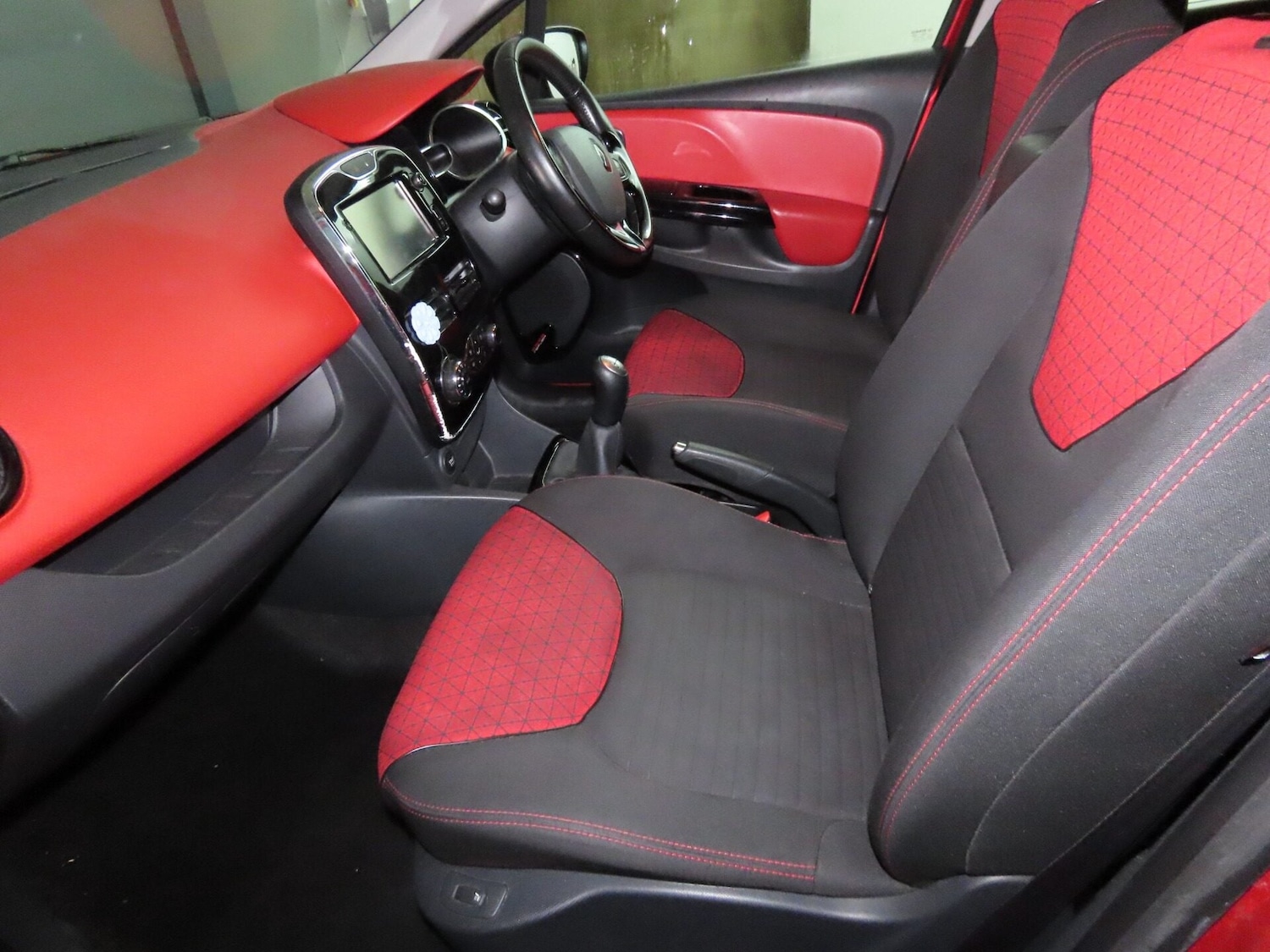 Used Renault Clio 2013 for sale - 77351310: Photo 10