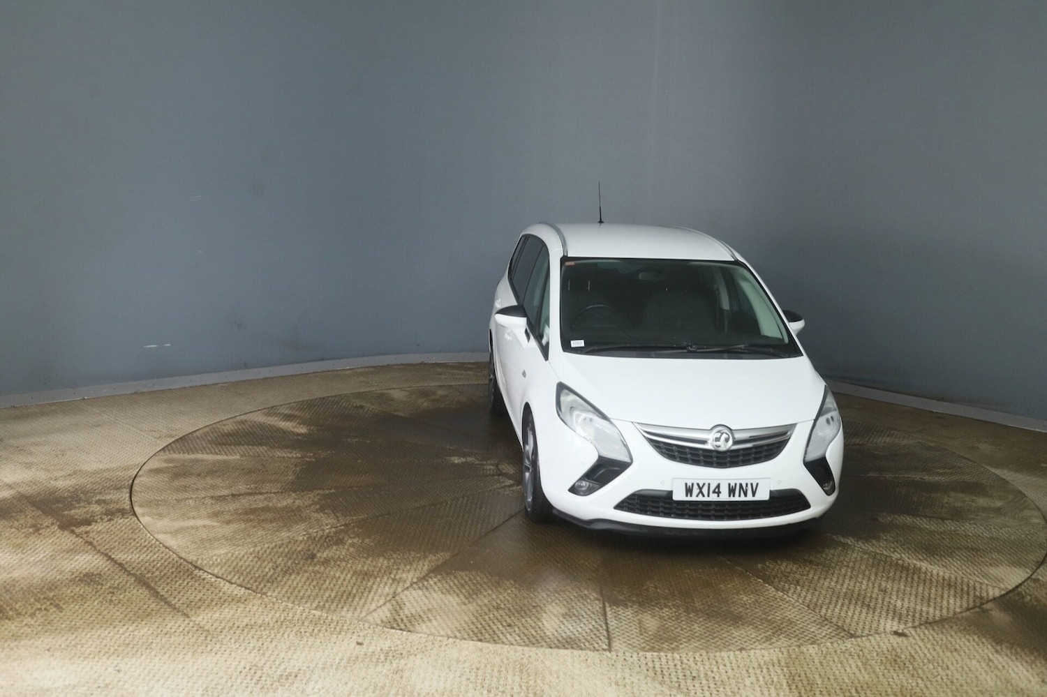 Used Mercedes-Benz E Class 2017 for sale - 77272472: Photo 2