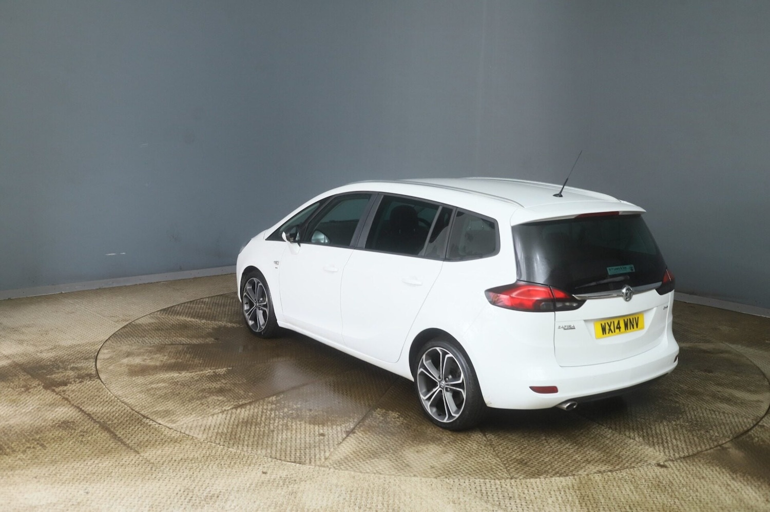 Used Mercedes-Benz E Class 2017 for sale - 77272472: Photo 5