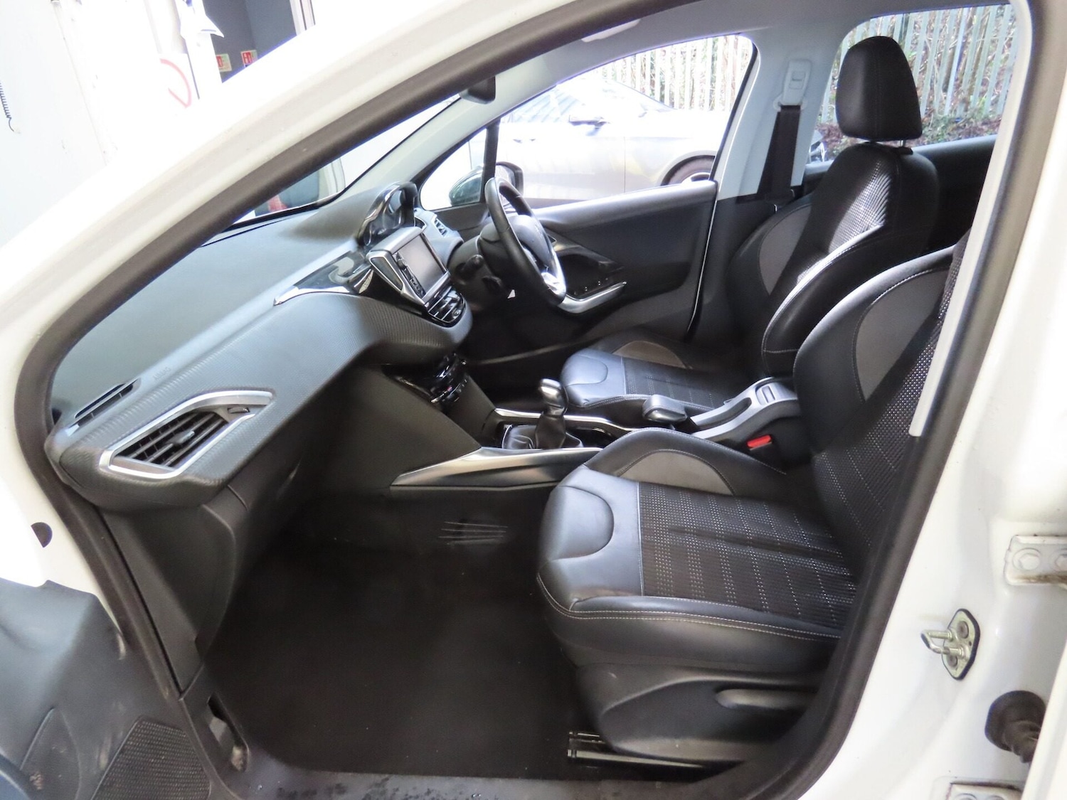 Used Peugeot 2008 2014 for sale - 77568486: Photo 11