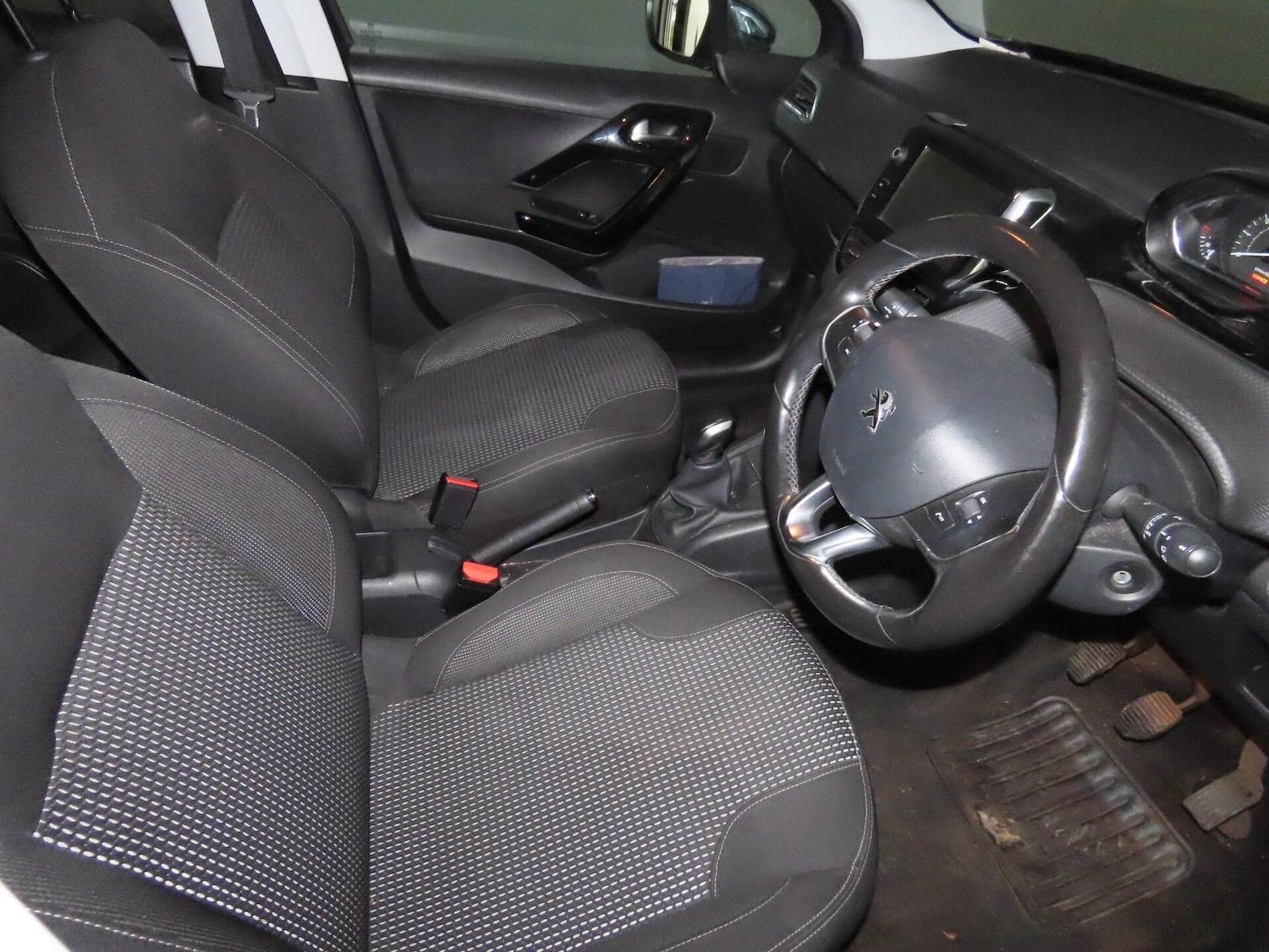 Used Peugeot 208 2015 for sale - 76478068: Photo 10