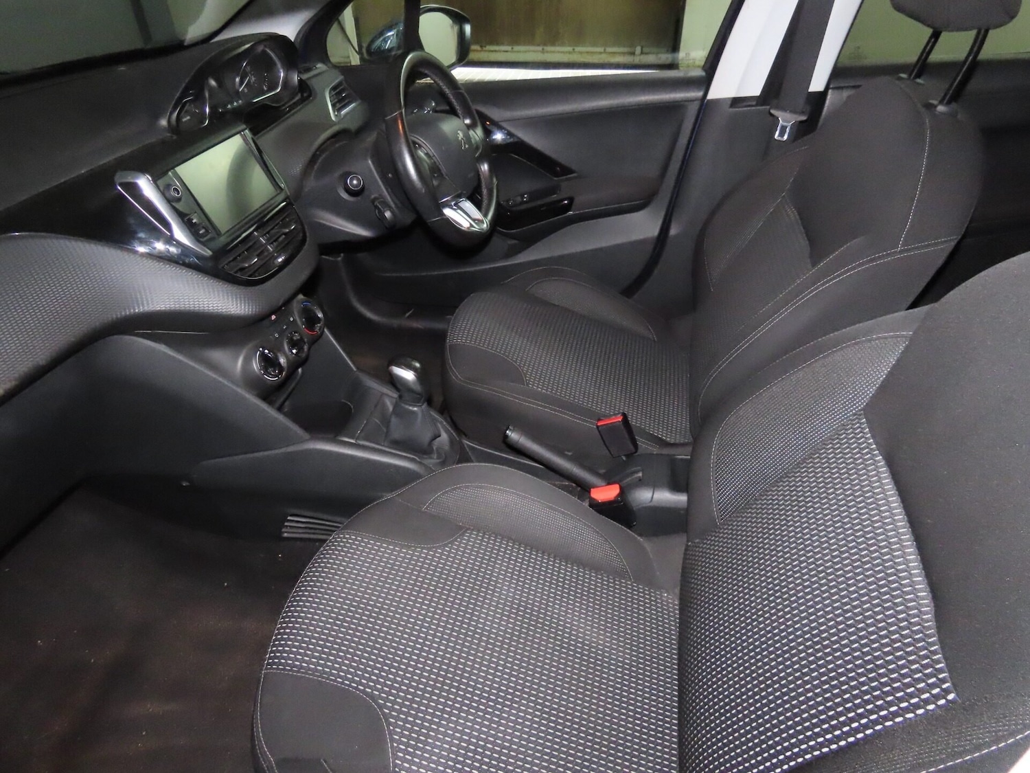 Used Peugeot 208 2015 for sale - 76478068: Photo 11