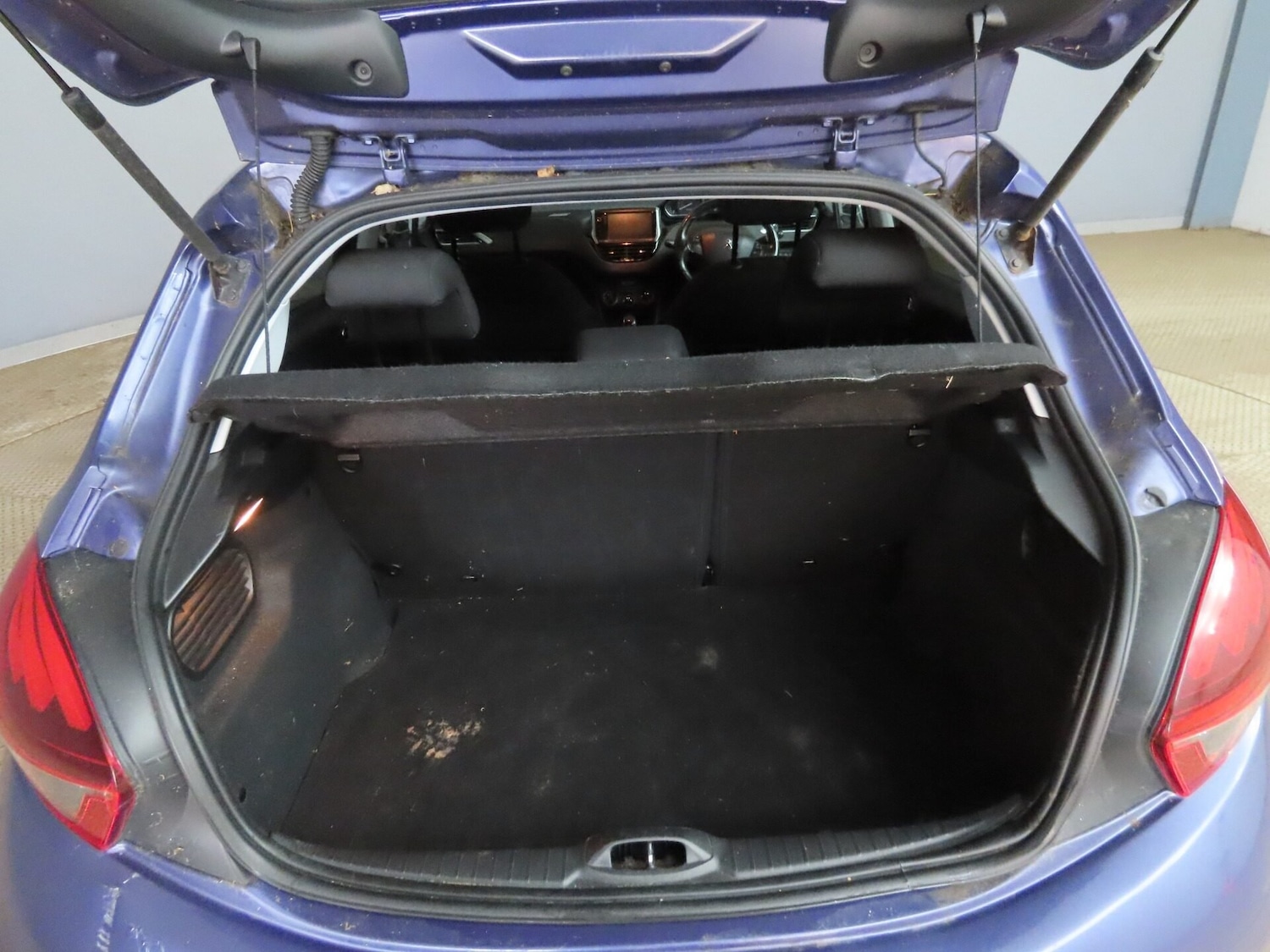 Used Peugeot 208 2015 for sale - 76478068: Photo 9