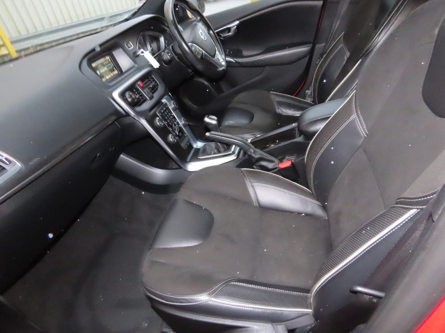 Used Volvo V40 2016 for sale - 77272476: Photo 11