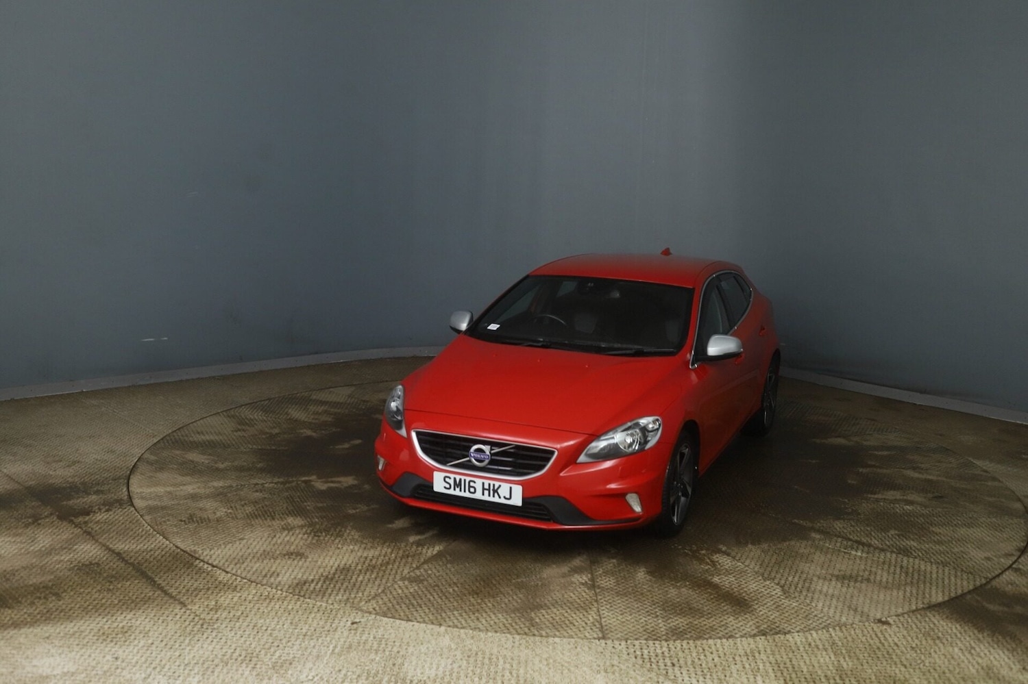 Used Volvo V40 2016 for sale - 77272476: Photo 3
