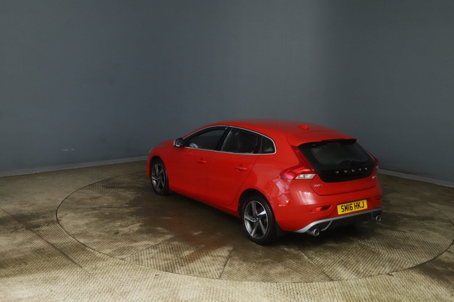 Used Volvo V40 2016 for sale - 77272476: Photo 5