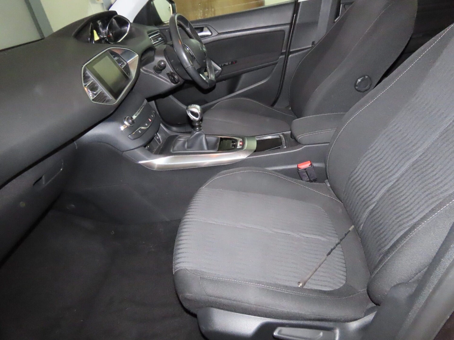 Used Peugeot 308 2014 for sale - 75984476: Photo 11