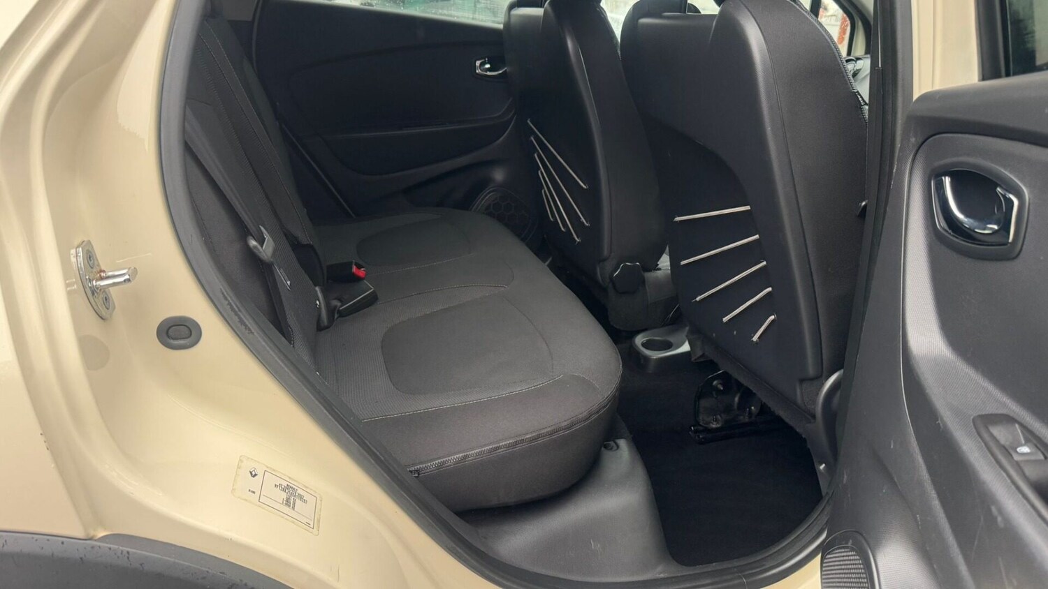 Used Renault Captur 2015 for sale - 77517642: Photo 8