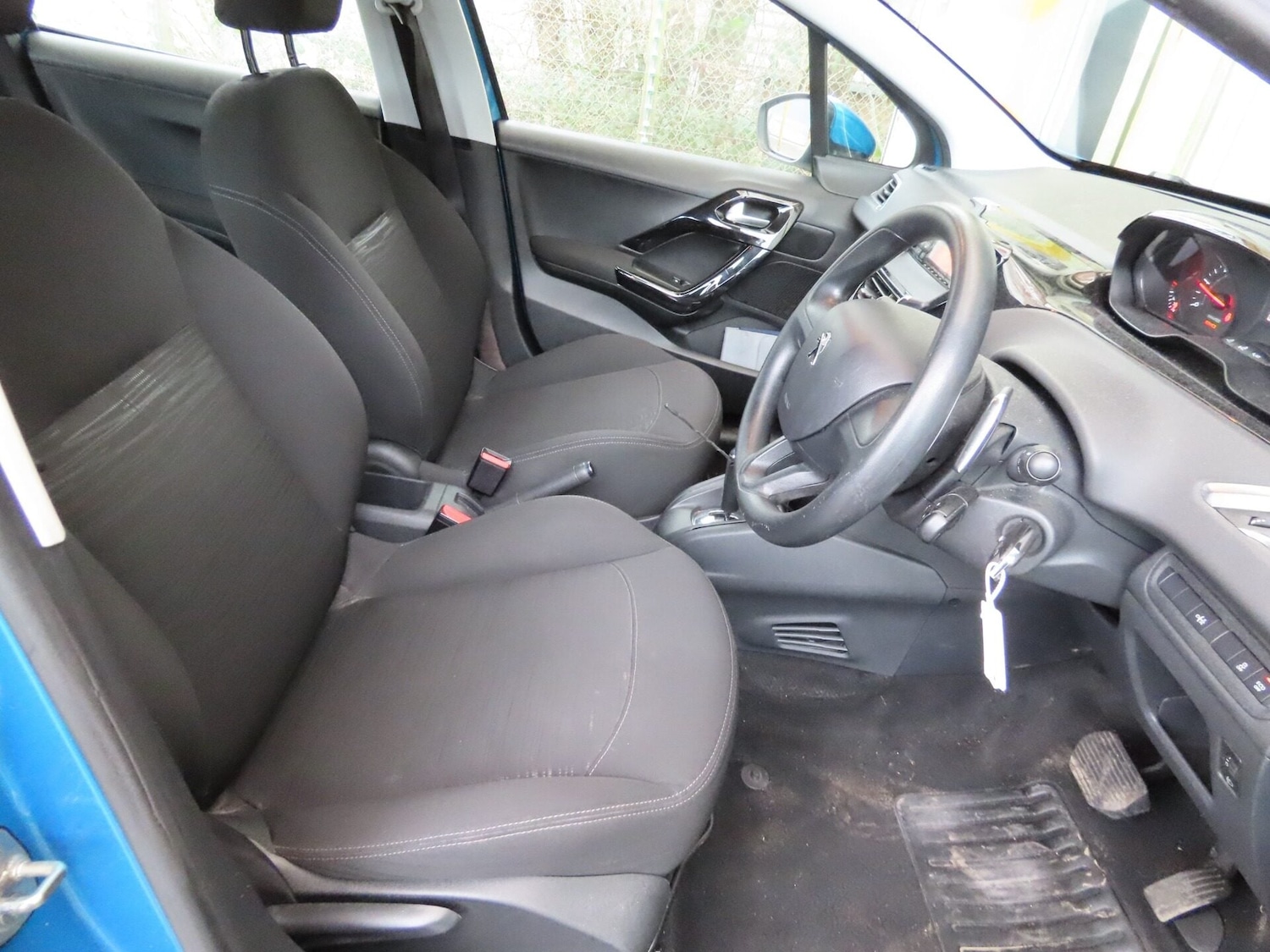 Used Peugeot 208 2012 for sale - 77663574: Photo 9