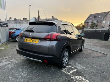 Used Peugeot 2008 2017 for sale - 76555314: Photo