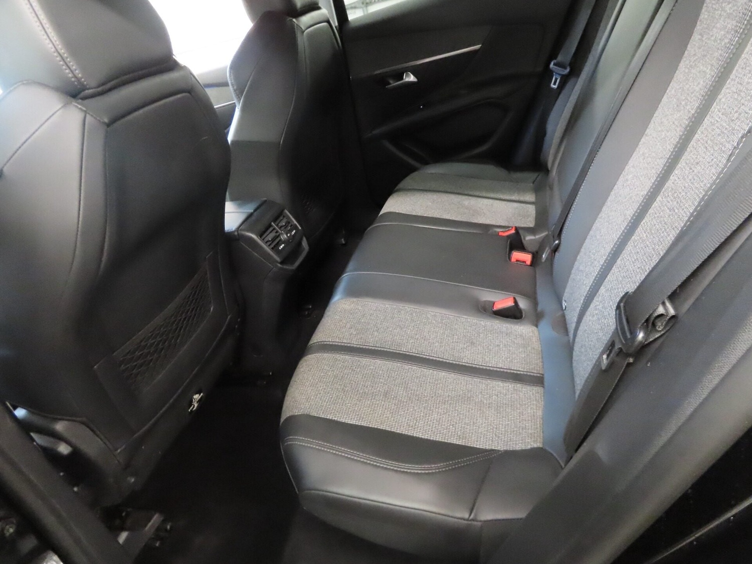 Used Peugeot 3008 2017 for sale - 77272461: Photo 7