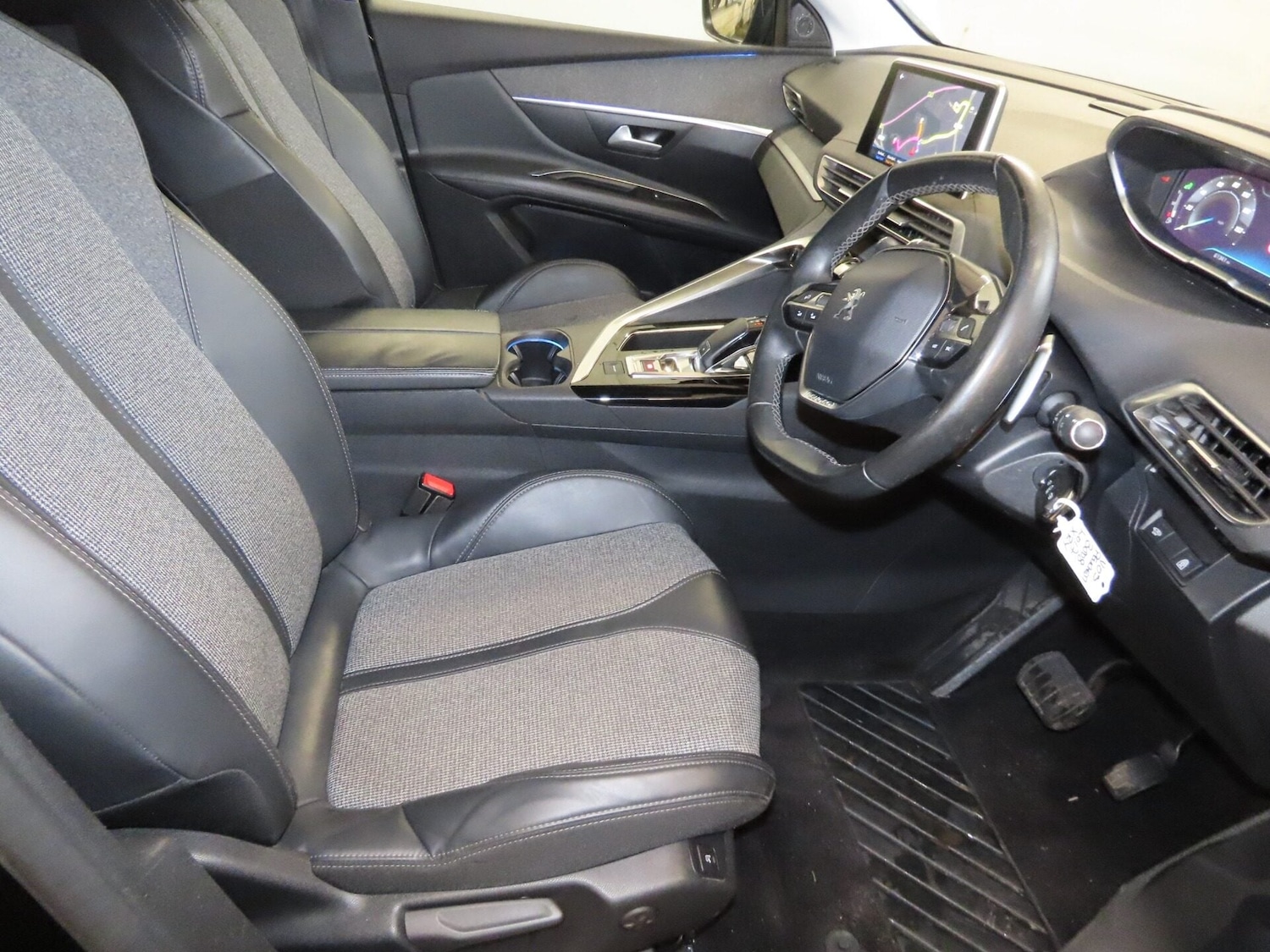 Used Peugeot 3008 2017 for sale - 77272461: Photo 9