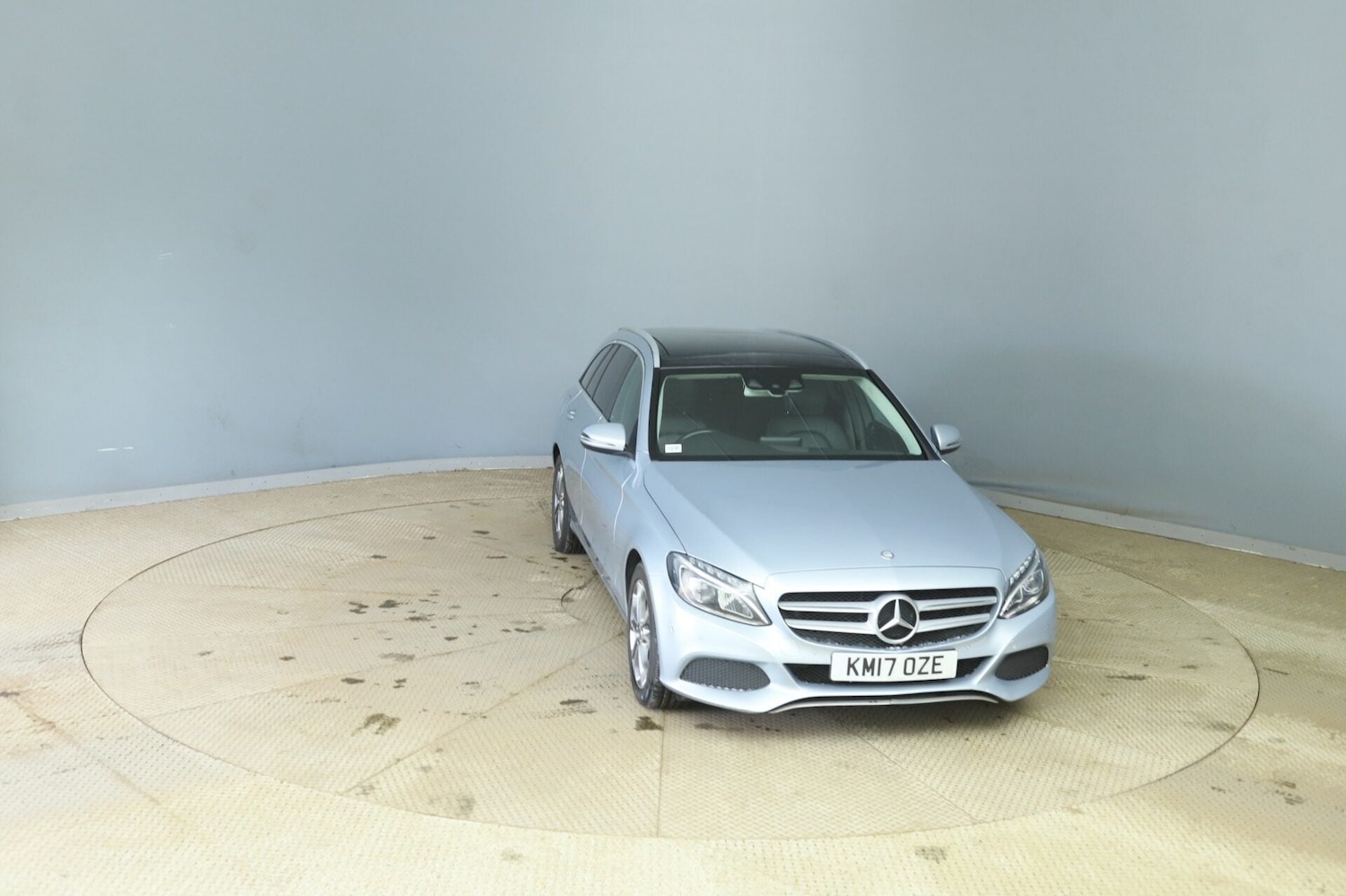 Used Mercedes-Benz C Class 2017 for sale - 77831849: Photo 2
