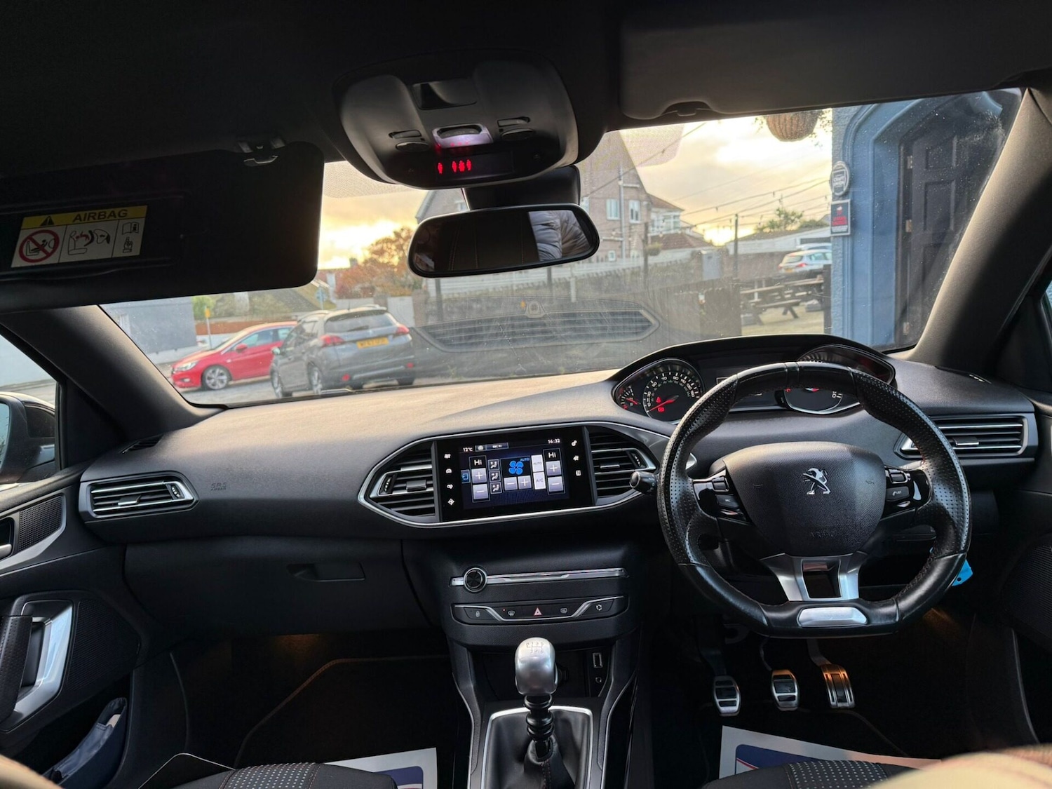 Used Peugeot 308 2017 for sale - 76555320: Photo 10