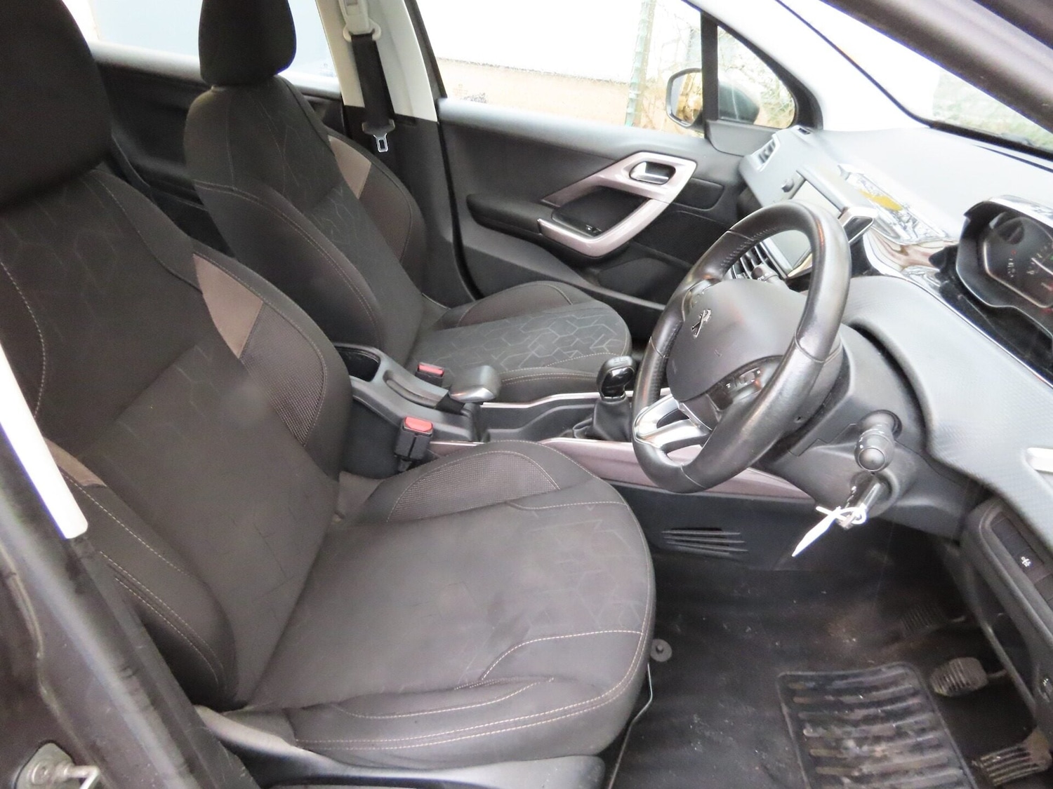 Used Peugeot 2008 2015 for sale - 77351322: Photo 10