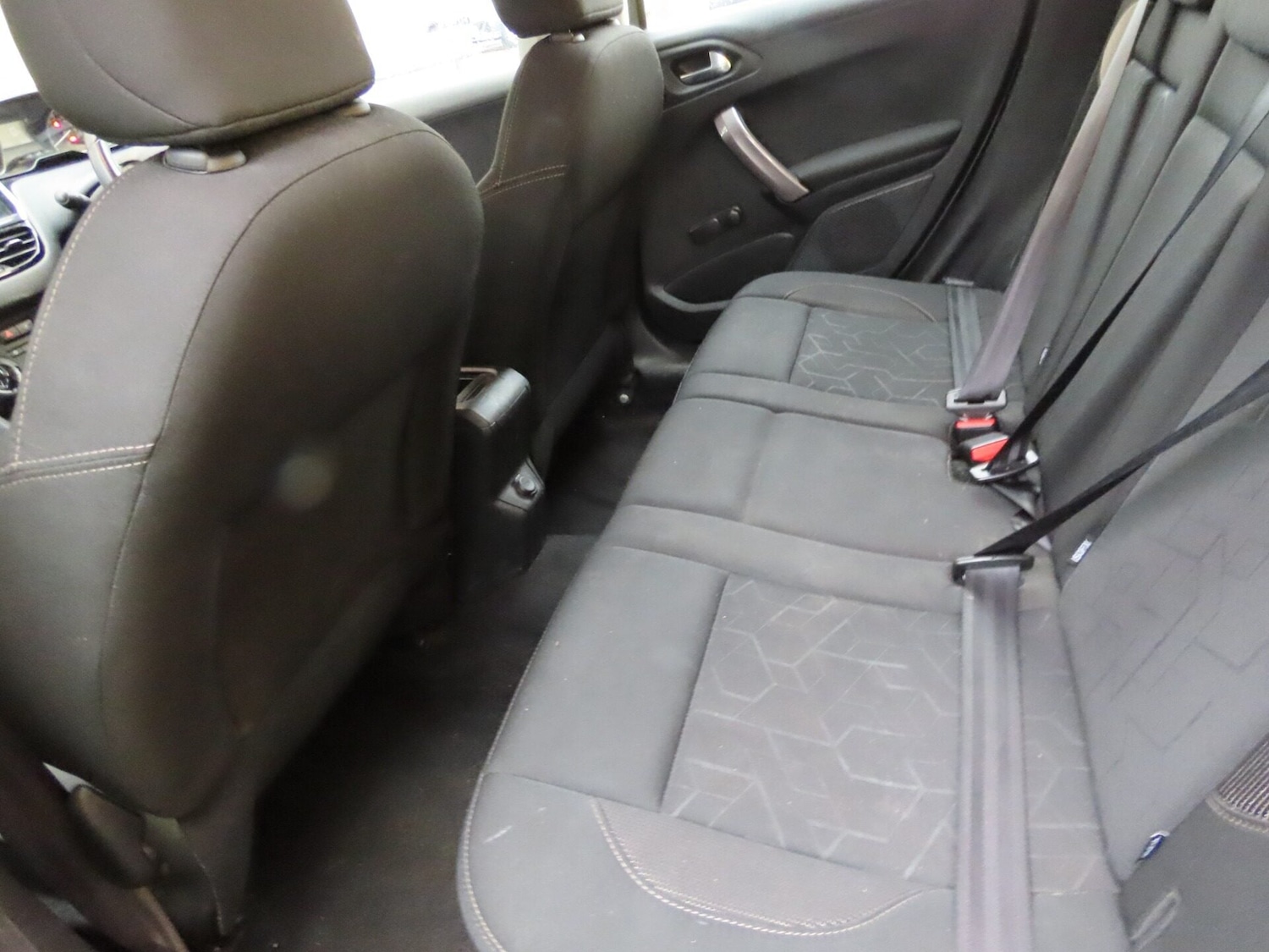 Used Peugeot 2008 2015 for sale - 77351322: Photo 7