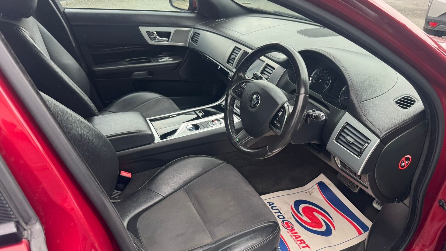 Used Jaguar XF 2014 for sale - 76365760: Photo 9