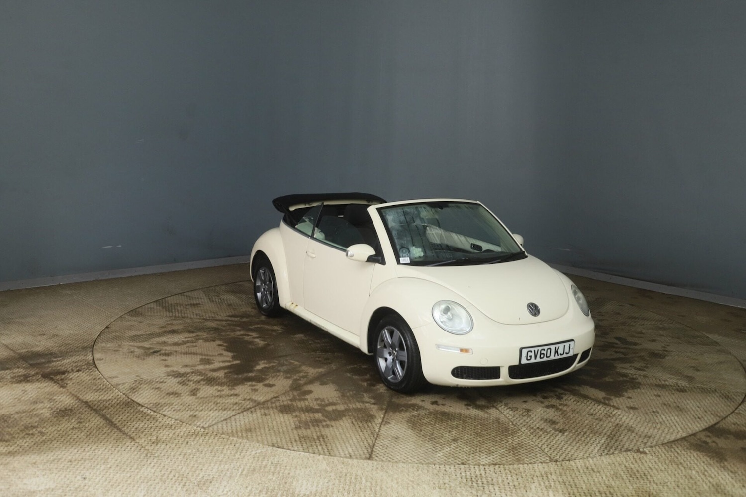 Used Volkswagen Beetle 2011 for sale - 77272457: Photo 1