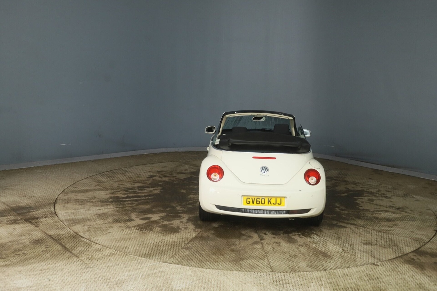 Used Volkswagen Beetle 2011 for sale - 77272457: Photo 4